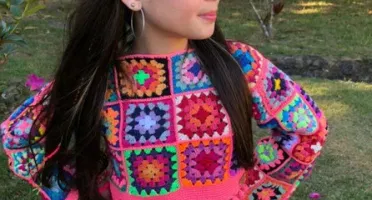 Cropped Manga Longa de Crochê Infantojuvenil
