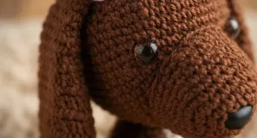 Cachorro Marrom Numquiditu em Amigurumi