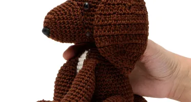 Cachorro Marrom Numquiditu em Amigurumi