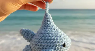 Tubarão Azul-Claro em Amigurumi