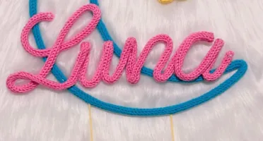 Nome na Lua com Estrela personalizado em Tricotin