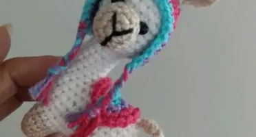 Chaveiro de crochê Lhama