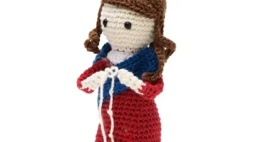 Nossa Senhora Desatadora de nós em amigurumi