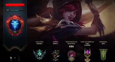 Conta com 159 skins e 141 campeões