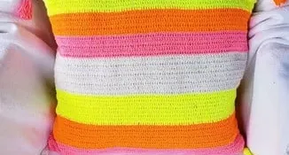 Capa de Almofada Dupla Face Neon em Crochê