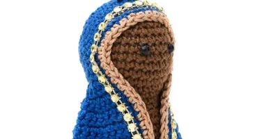 Mini Nossa Senhora Aparecida em amigurumi