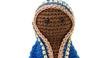 Mini Nossa Senhora Aparecida em amigurumi