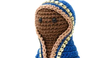 Mini Nossa Senhora Aparecida em amigurumi