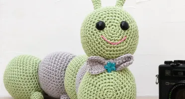 Centopéia Cinza em amigurumi