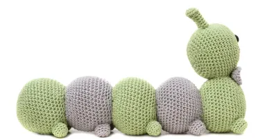Centopéia Cinza em amigurumi
