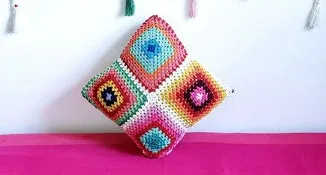 Kit Decoração Capa de Almofada/ Varal de Estrelas em Crochê