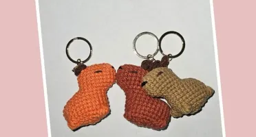 Chaveiro de Capivara, Maçã ou Abelha em Amigurumi