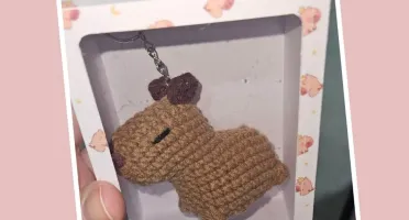 Chaveiro de Capivara, Maçã ou Abelha em Amigurumi