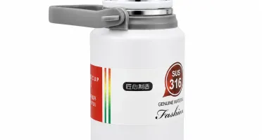 Garrafa Térmica com Alça e Copo