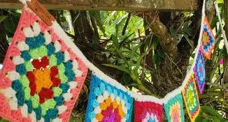 Varal de Quadradinhos em Crochê