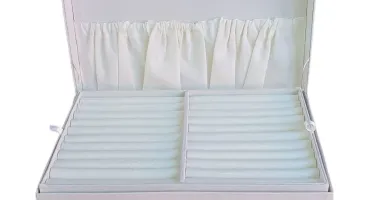 Porta-Joias Grande em Linho Off-White com Porta-Anéis