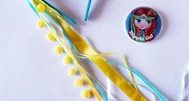 Tiara Coroa de Pompons