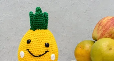 Abacaxi em amigurumi
