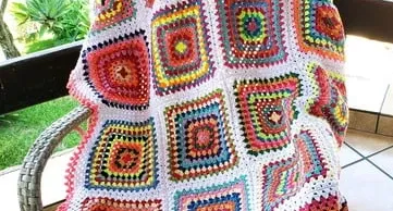 Manta Multicolorida em Crochê