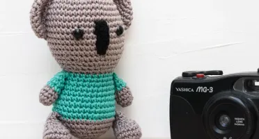 Coala de Camisa Verde em Amigurumi
