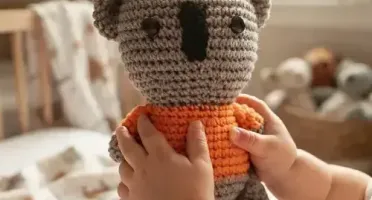 Coala Camisa Laranja Amigurumi