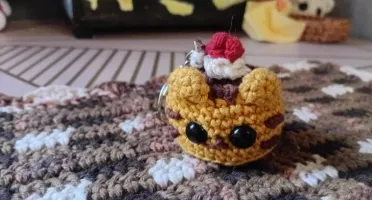 Chaveiro Gatinho Pudim de Crochê