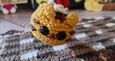 Chaveiro Gatinho Pudim de Crochê
