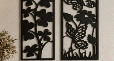 Kit 2 Quadros Florais com Borboletas em MDF Preto