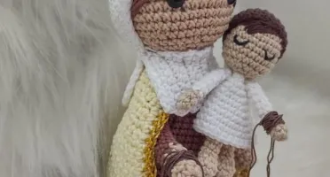Santinha em crochê - Nossa Senhora do Carmo