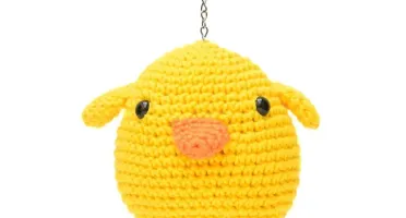 Chaveiro Pintinho amarelo em amigurumi