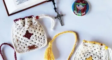 Kit Marcador de Bíblia e Saquinho em Crochê