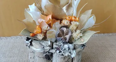 Arranjo no Cachepot de Pé de Café - Laranja e Dourado