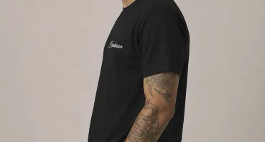 Camiseta Preta Free To Decide