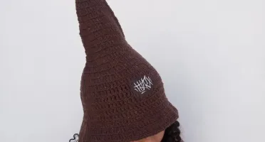 Chapéu de bruxa marrom básico
