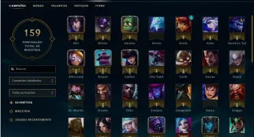 Conta com 80 Campeões e varias skins.