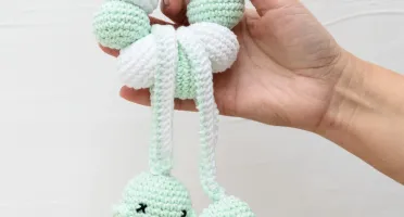 Chocalho de Bebê Amigurumi Crochê Verde