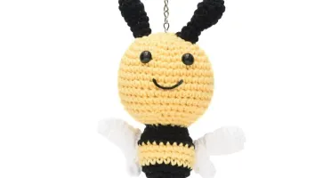 Chaveiro de abelha em amigurumi