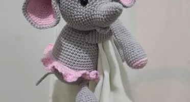 Amigurumi Elefante Menina - Crochê