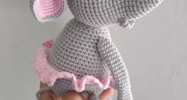 Amigurumi Elefante Menina - Crochê