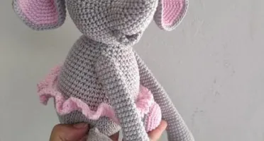 Amigurumi Elefante Menina - Crochê