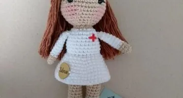 Amigurumi Boneca Enfermeira
