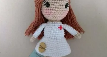 Amigurumi Boneca Enfermeira