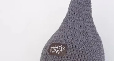 Chapéu de bruxa cinza básico