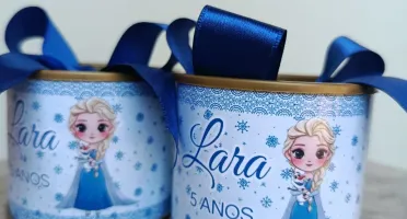 Tubo latas para aniversário