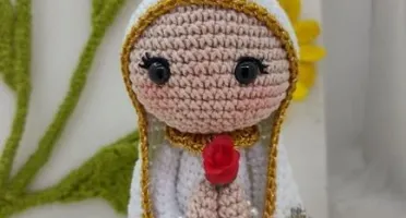 Santinha em crochê - Nossa Senhora