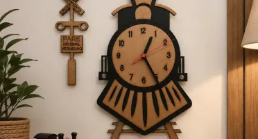 Relógio de Parede Locomotiva em MDF 70 x 46 cm