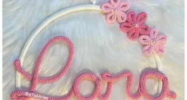 Guirlanda de Flores Personalizada em tricotin