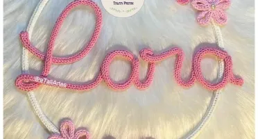 Guirlanda de Flores Personalizada em tricotin