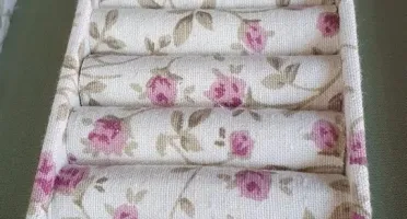 Porta-Joias Grande em Linho Floral de 4 Andares