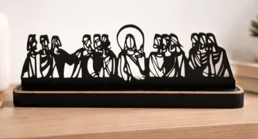 Santa Ceia de Mesa em MDF Preto e Dourado 42 cm